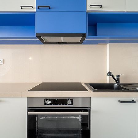 Newly Renovated!!! - Modern Apartment 10 Minutes From The Grand Boulevard Budapesta Exterior foto