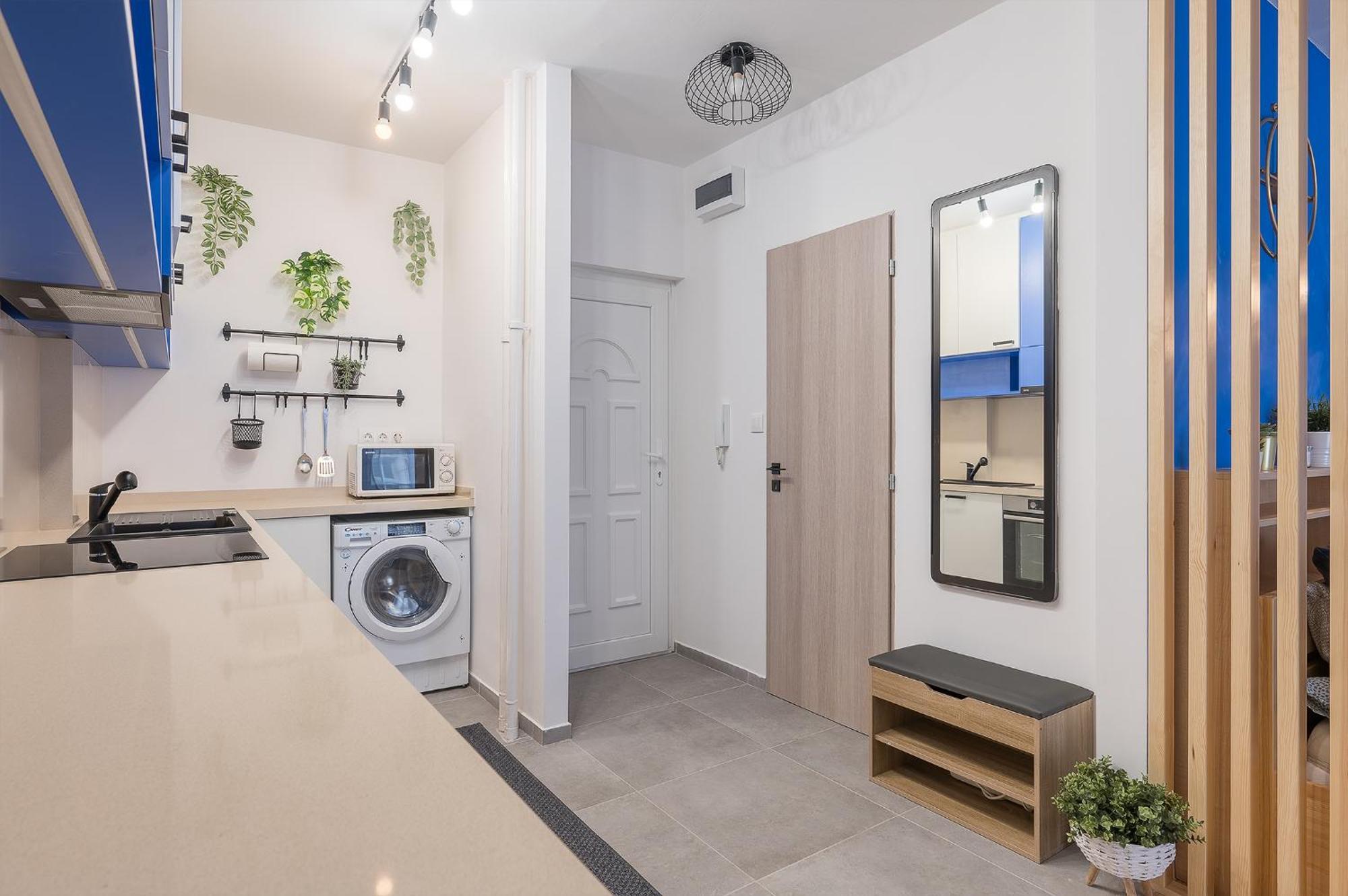 Newly Renovated!!! - Modern Apartment 10 Minutes From The Grand Boulevard Budapesta Exterior foto