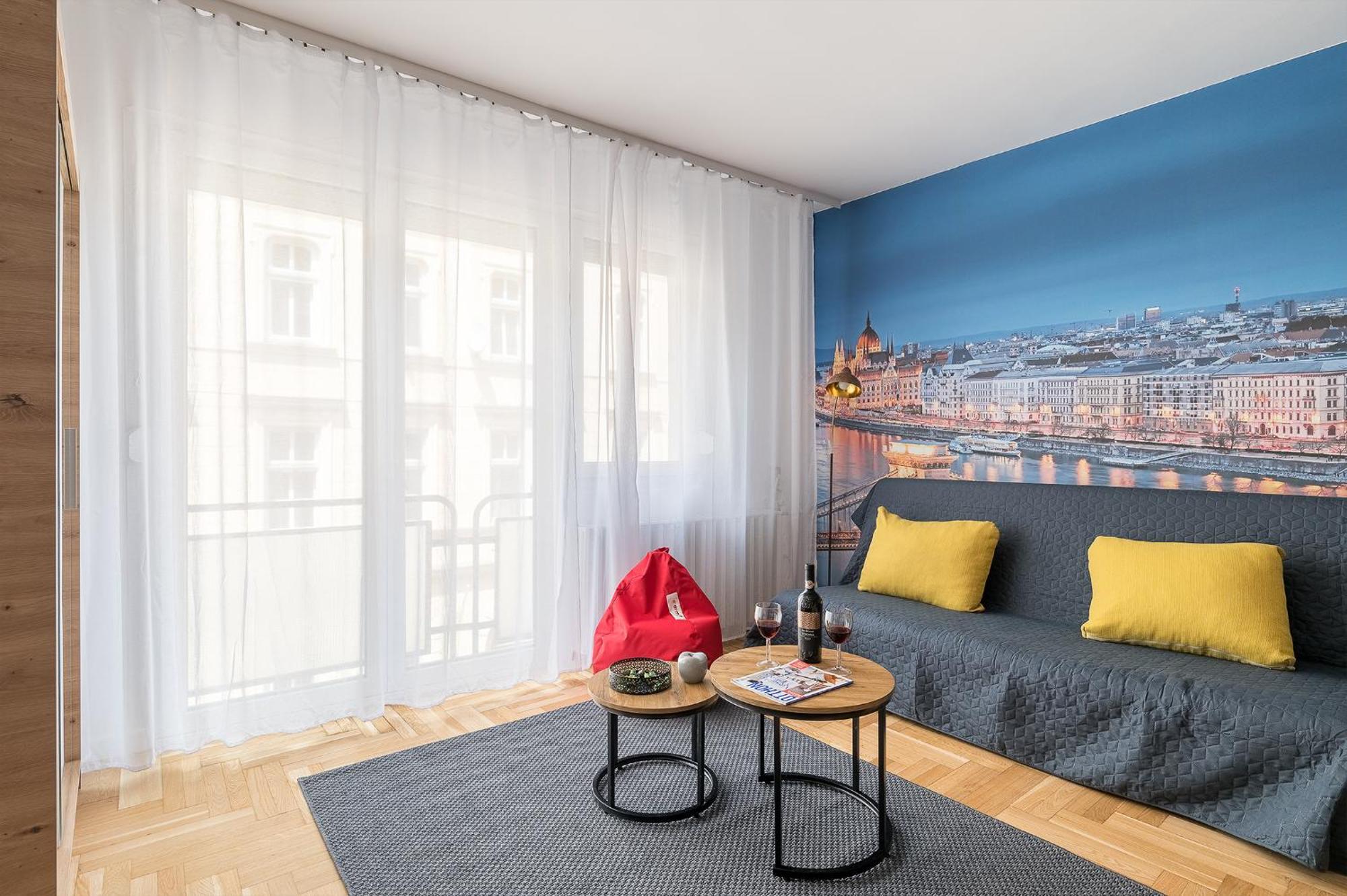 Newly Renovated!!! - Modern Apartment 10 Minutes From The Grand Boulevard Budapesta Exterior foto