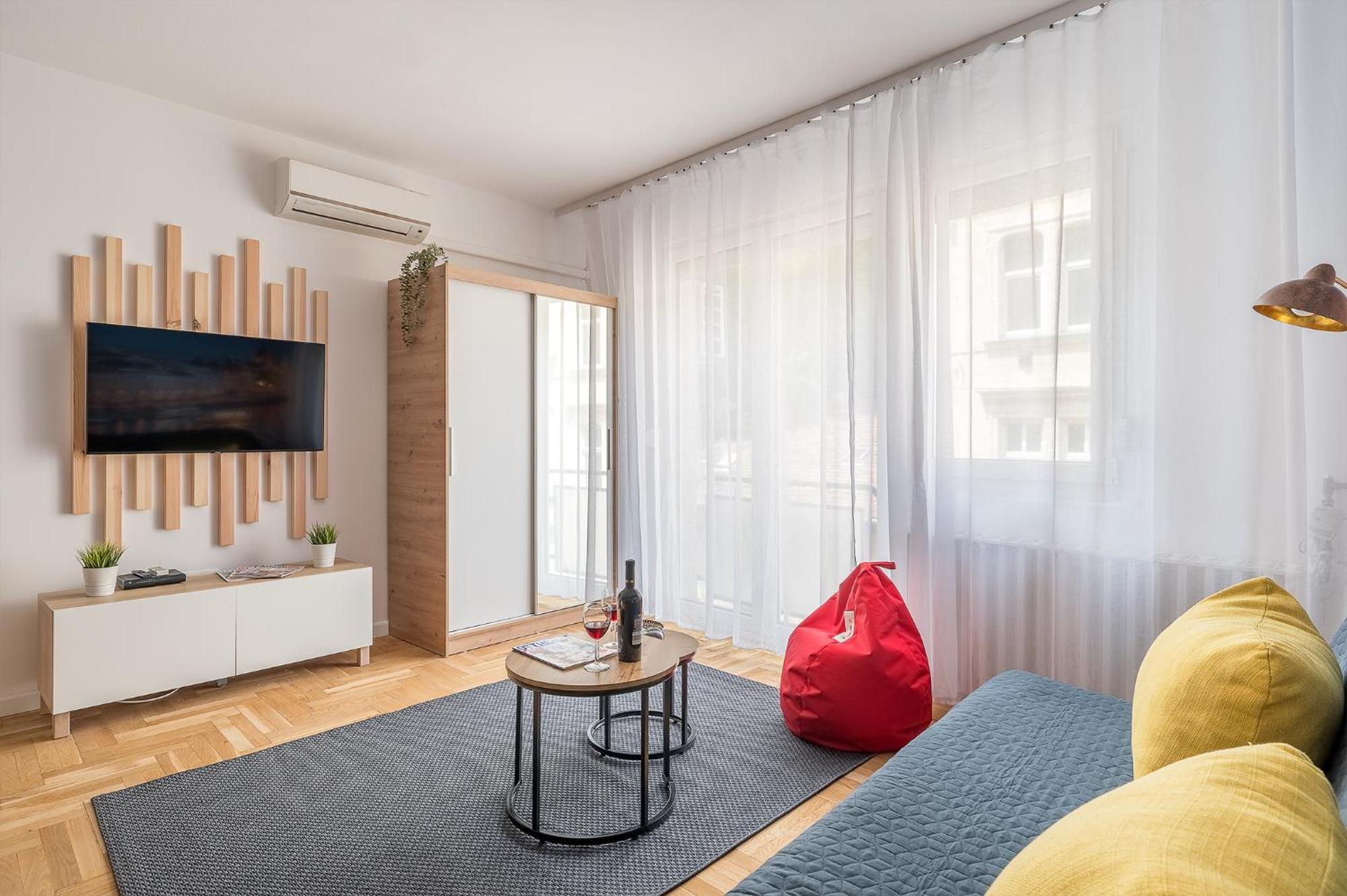 Newly Renovated!!! - Modern Apartment 10 Minutes From The Grand Boulevard Budapesta Exterior foto